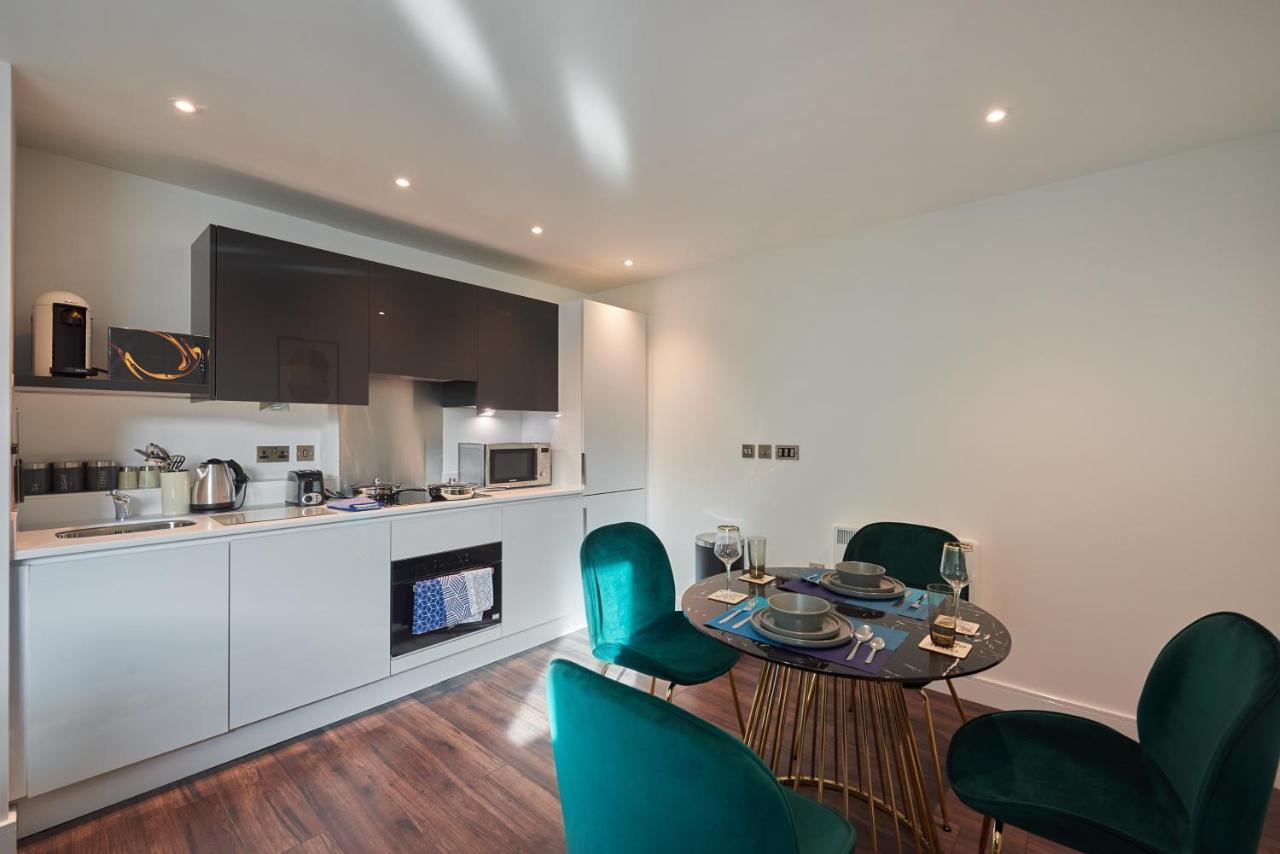 Seven Living Slough - Free Parking & Fast Wi-Fi Leilighet Eksteriør bilde